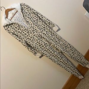 Cute Onesie xs/s Hollister